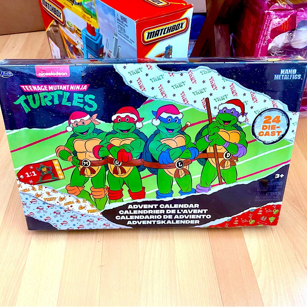 Teenage Mutant Ninja Turtles Advent Calendar 24 Figures TMNT